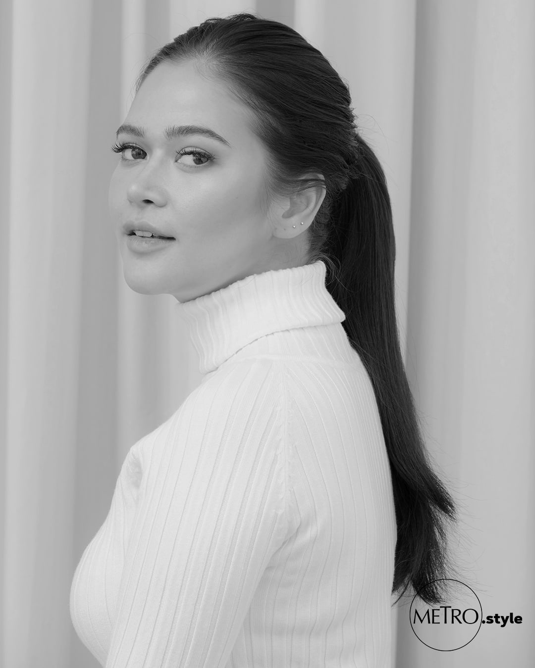bela padilla on the cover of metro style 0